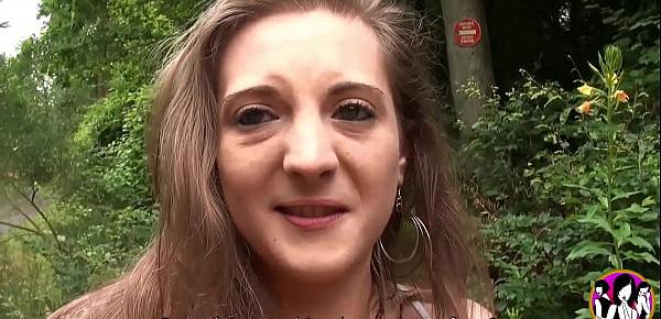 trendsThe slut Kaily from Paris discovers gang-bang at the edge of a road then double-penetrated in the forest